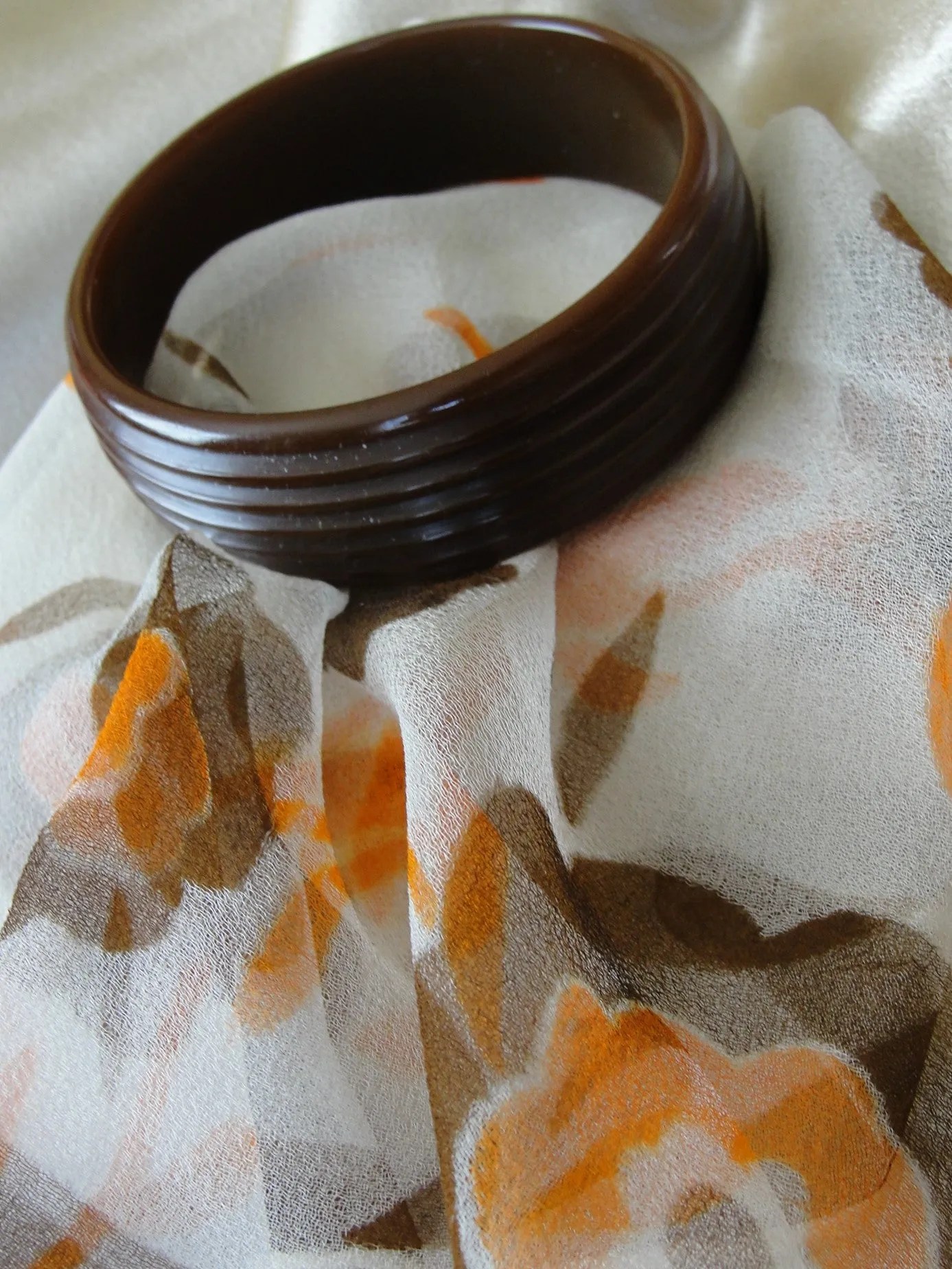 Copy of GORGEOUS Art Deco Deeply Carved Bakelite Bracelet,Butterscotch Yellow Bakelite Bangle,Beautiful Stylized Design,Collecti