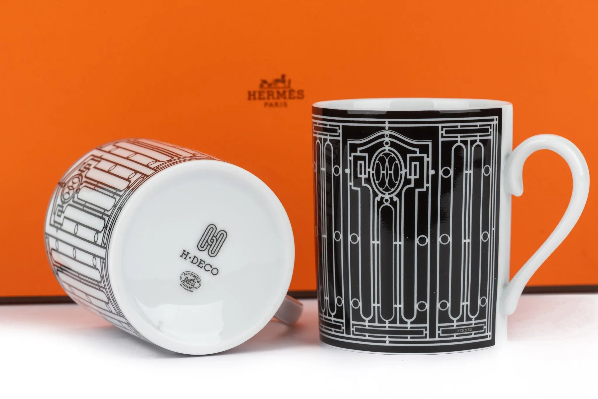 Hermès New Set Of 2 Art Deco Mugs W/Box