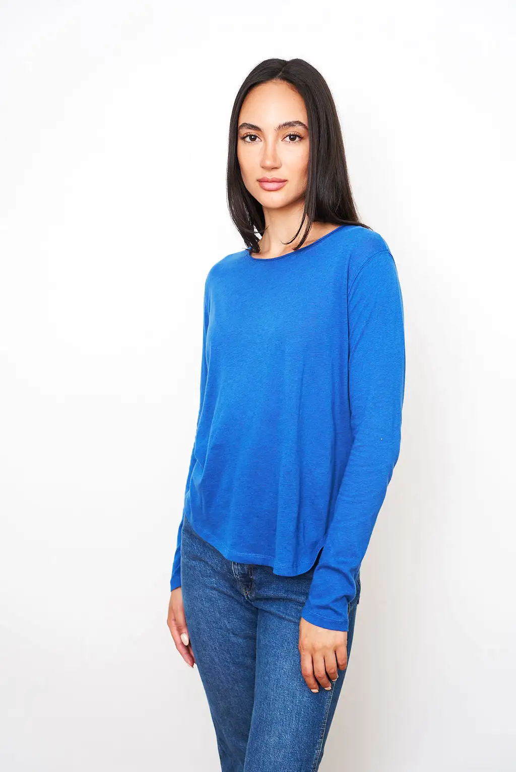 Majestic Cotton/Cashmere Relaxed Long Sleeve Crewneck in Royal Blue