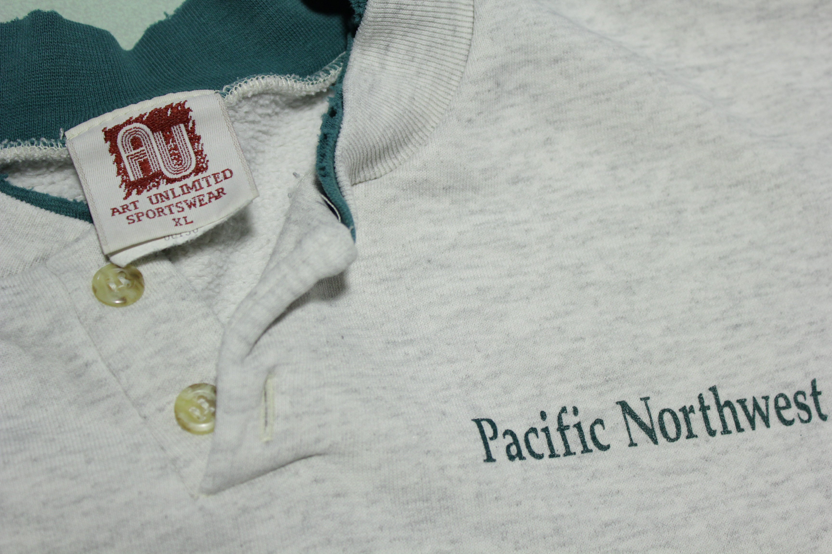 Pacific Northwest Art Unlimited Fly Fishing Vintage 90s Crewneck Pocket Sweatshirt