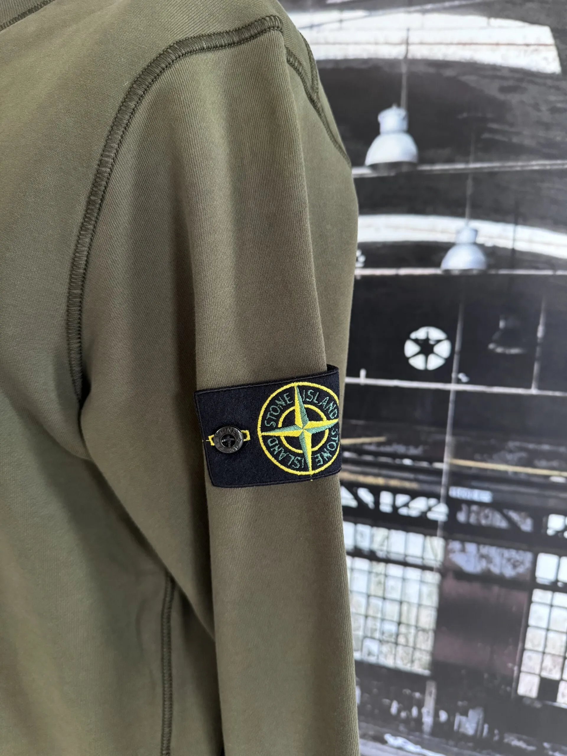 STONE ISLAND CREWNECK SWEATSHIRT