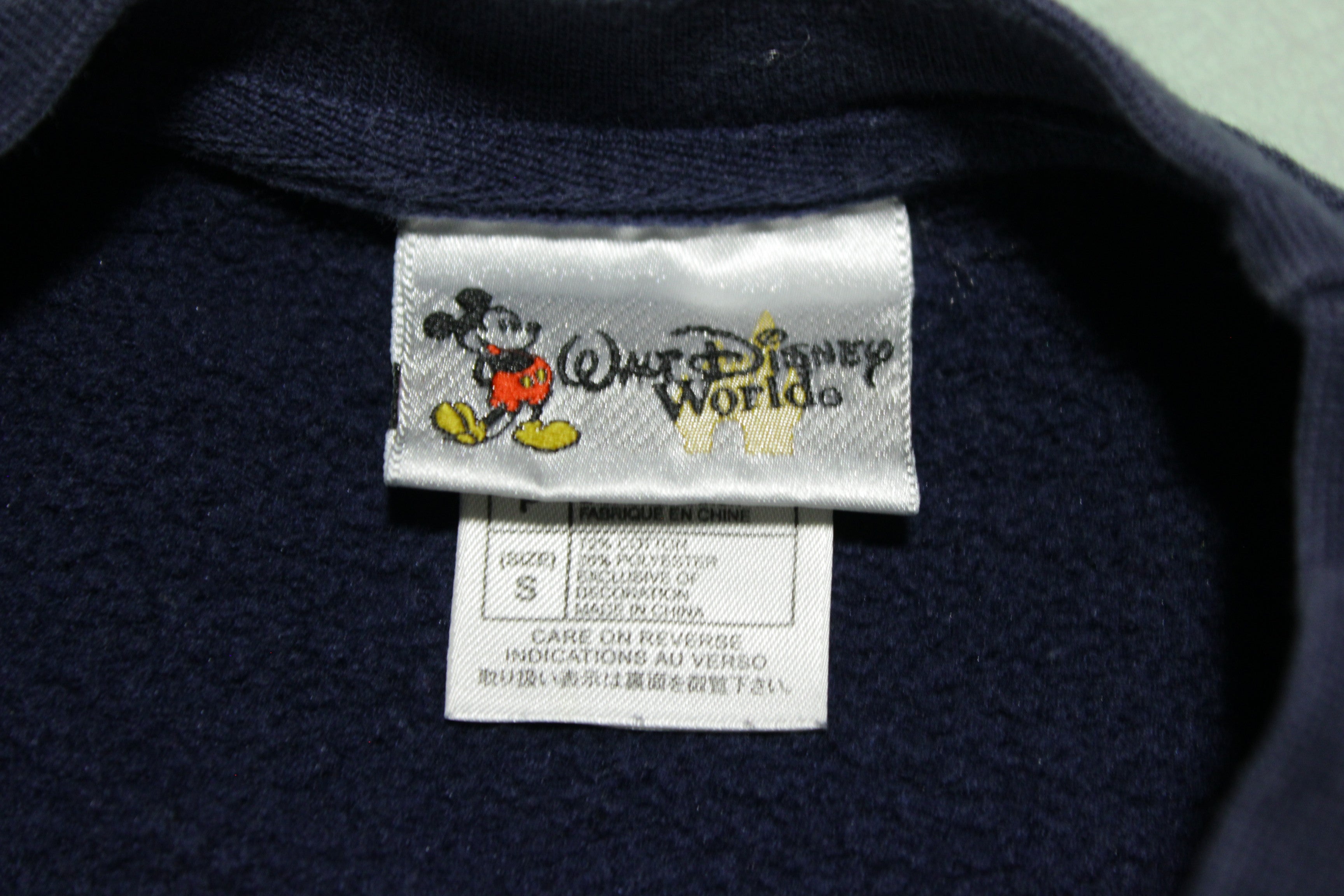 Walt Disney World Vintage Embroidered Mickey USA Flag Crewneck Sweatshirt